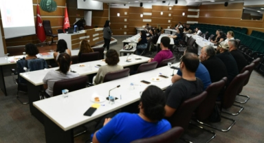 Bornova’da çalışanlara Toplumsal Cinsiyet Eşitliği Semineri