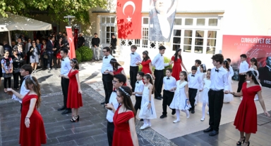 Bornova’da Cumhuriyet coşkuyla kutlandı