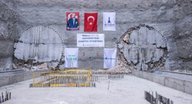 Buca Metrosu’nda tarihi gün... İki TBM aynı anda ışığı gördü!