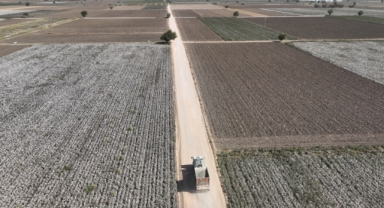 Büyükşehir’den çevre yerleşimlerde sathi kaplama atağı: 14 ilçede 200 kilometrelik ova yolu düzenlendi