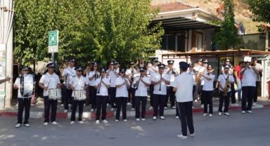 Cumhuriyet coşkusu Kemalpaşa'da başladı