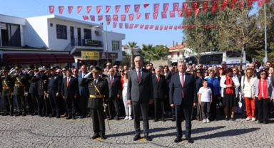 Güzelbahçe’de Ata’nın huzuruna çelenk sunuldu
