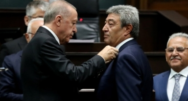 İYİ Parti'den istifa etmişti... O isim AK Parti'ye katıldı! 