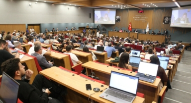 İzBB Meclisi’nde “Karşıyaka Stadı” tartışması: Tugay’ın Dağ’a cevabına AK Parti’den tepki!