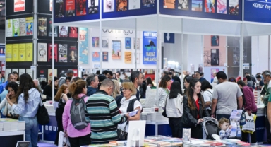 İZKİTAP’a ilk günden yoğun ilgi