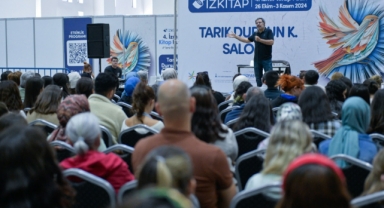 İZKİTAP okurları yazarlarla buluşturmaya devam ediyor