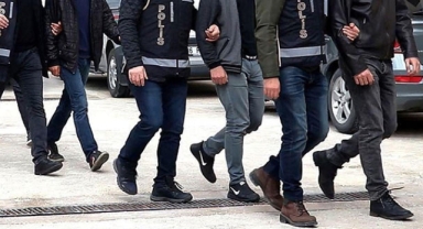 İzmir'de üç ilçede operasyon: 8 kişi yakalandı
