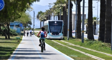 İzmir’e alınacak 22 tramvay aracı için ihale yapıldı