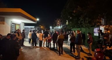 Karabağlar'da, karanlıkta eğitime veliler tepki gösterdi