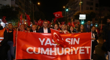 Karabağlarda coşkulu Cumhuriyet Korteji