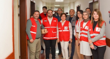 Konak Kızılay'dan Tepecik'teki çocuklara moral ziyareti