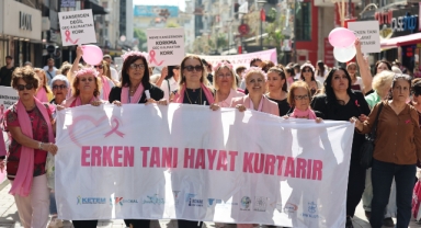 Konak'ta meme kanseri farkındalığı için pembe yürüyüş