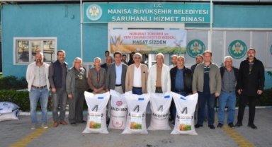 Manisa Büyükşehir Belediyesi'nden çiftçilere tohum desteği!