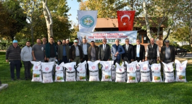 Manisa'da Büyükşehir’in tohum desteği devam ediyor