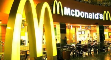McDonald's'ta sağlık krizi: 75 kişi hastanelik oldu!