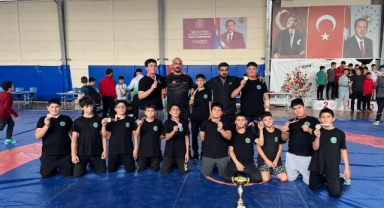 Menemen Belediyesi Güreş Takımı il şampiyonu oldu