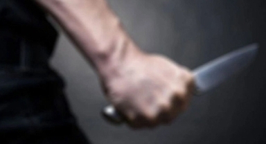 Sokak ortasında dehşet saçtı… Genç kızı bıçakladı! 