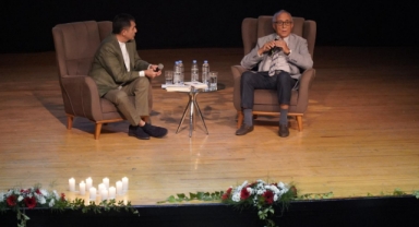 Usta yazar Behramoğlu, yeni kitabının müjdesini İzmir’den verdi