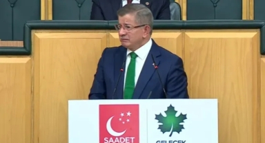 Ahmet Davutoğlu, gözyaşlarını tutamadı: 