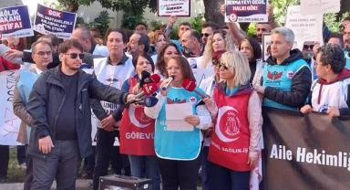 Aile hekimlerinden tartışmalı yönetmeliğe tepki: “Şifa veren eli kırıyorsunuz”