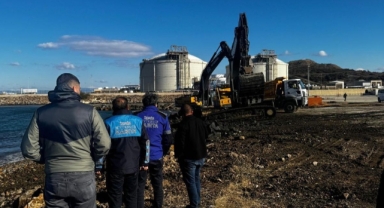 Aliağa'daki izinsiz çalışmaya Büyükşehir dur dedi! Atıkları kafalarına göre depolamışlar