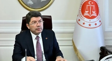 Bakan Tunç’tan siyasilere mesaj: “Devam ederlerse sonu eski genel başkan gibi olur”