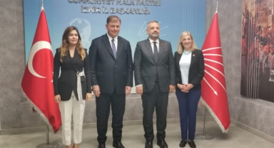 Başkan Tugay’dan CHP İzmir’e ziyaret: “İl kongresine kadar birlikte çalışacağız”