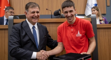 Başkan Tugay'dan millilik vurgusu