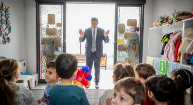 Başkan Tugay’dan yeni anaokulları müjdesi: “Fiyatlar yarıya düştü”