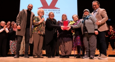 Büyükşehir’in Köy Tiyatroları’na TAKSAV’dan ödül