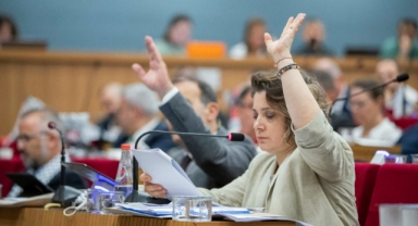 Büyükşehir Meclisi'nde Ahmet Özer tepkisi: 