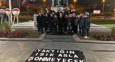 CHP İzmir, sabahın ilk ışıklarında Atatürk'ün huzurundaydı