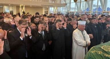 CHP lideri Özel, yalnız bırakmadı… Günay’ın oğlu, toprağa verildi