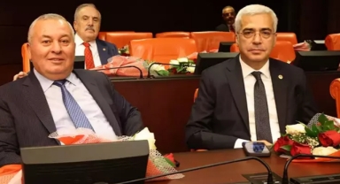 Demokrat Parti'de istifa depremi: Enginyurt ve Uzun, partiden ayrıldı! 