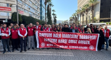 DİSK, İzmir’de Ahmet Özer için ses yükseltti: “Hiçbir baskıya boyun eğmeyeceğiz” 