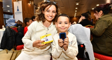 Diyabetli çocuklar için şeker ölçüm cihazı dağıtıldı