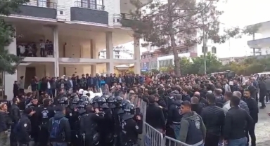 EGM'den yazılı açıklama: 16 güvenlik görevlisi yaralandı, 140 şüpheli gözaltına alındı!