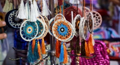 ‘Gece Pazarı’ ile kadınların el emeği kazanca dönüştü