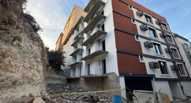 İnşaatın kaçak balkonu yıkıldı: Bir ölü!