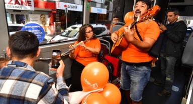 İzBB'den lösemili çocuklar için renkli otobüs turu