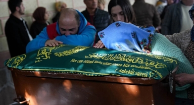 İzmir'de 'ilaçlama faciası'nda hayatını kaybetmişti: Minik Altay, son yolculuğuna uğrandı