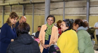 Karabağlar'da 'Kadın Emeği Pazarı' açıldı