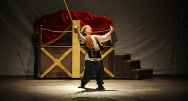 Karşıyakalı çocuklar tiyatro sahnesinde!