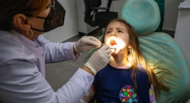 Karşıyakalı miniklere ağız ve diş sağlığı taraması  