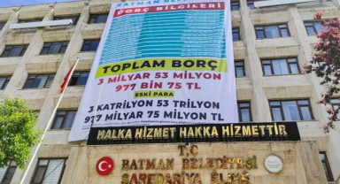 Kayyumlar belediyeleri borca sapladı