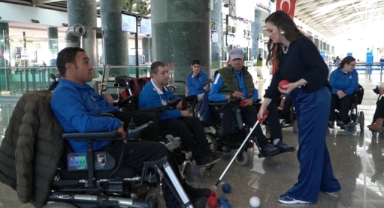 Adnan Menderes Havalimanı farkındalığın adresi oldu: Engelli yurttaşlar başarıları ile ilham verdi