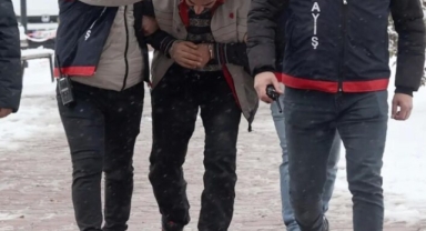 Alacak verecek meselesi kanlı bitti: Annesini ve ikizini öldüren katil tutuklandı