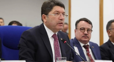 Bakan Tunç'tan Özel'e 