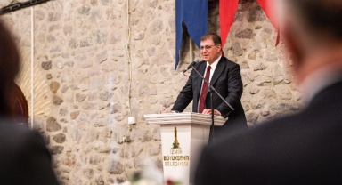 Başkan Tugay’dan yeni yıl mesajı “İyiliği çoğalttığımız bir yıl olsun”