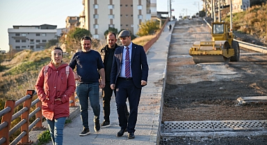 Bornova'da 8 mahalleye eş zamanlı asfalt serimi